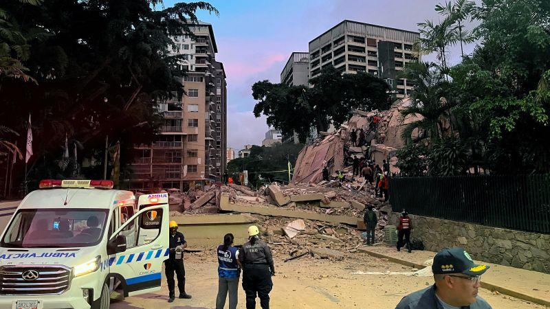[To learn English]
A powerful earthquake