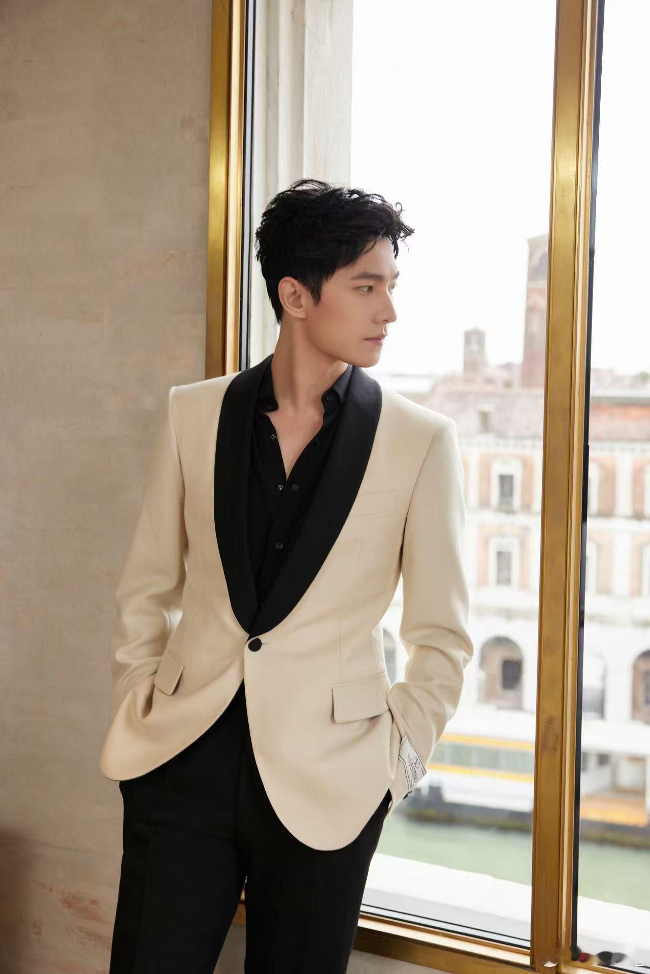 天行九歌组讯杨洋林凯双男主杨洋林凯主演天行九歌没想到会是这样的搭档组合，风格气质