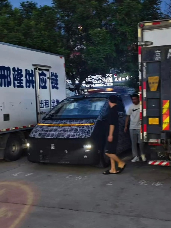 黄色新环灯，是***！！！理想汽车