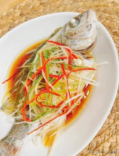 南方北方年饭桌上都少不了的一道菜！
都说南北方之间的饮食差异很大，比如，北方人的