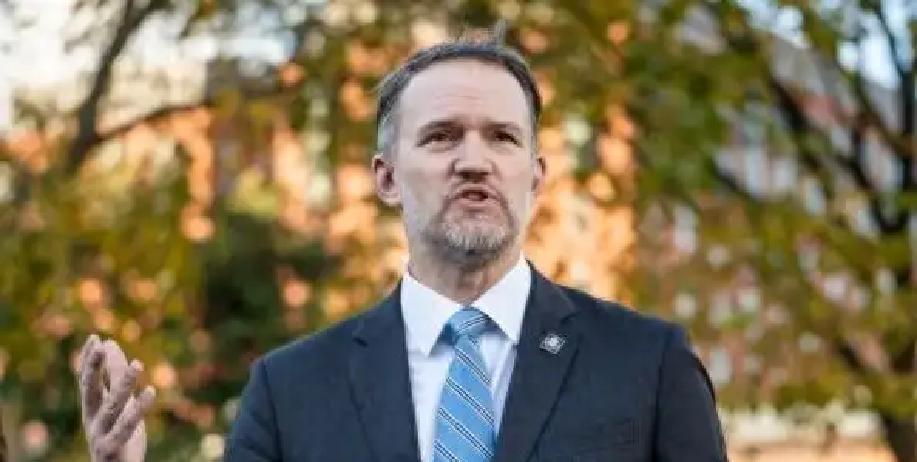 快讯！快讯！。
 
据媒体报道，美国贸易代表办公室突然宣布了继续推进对中国的30