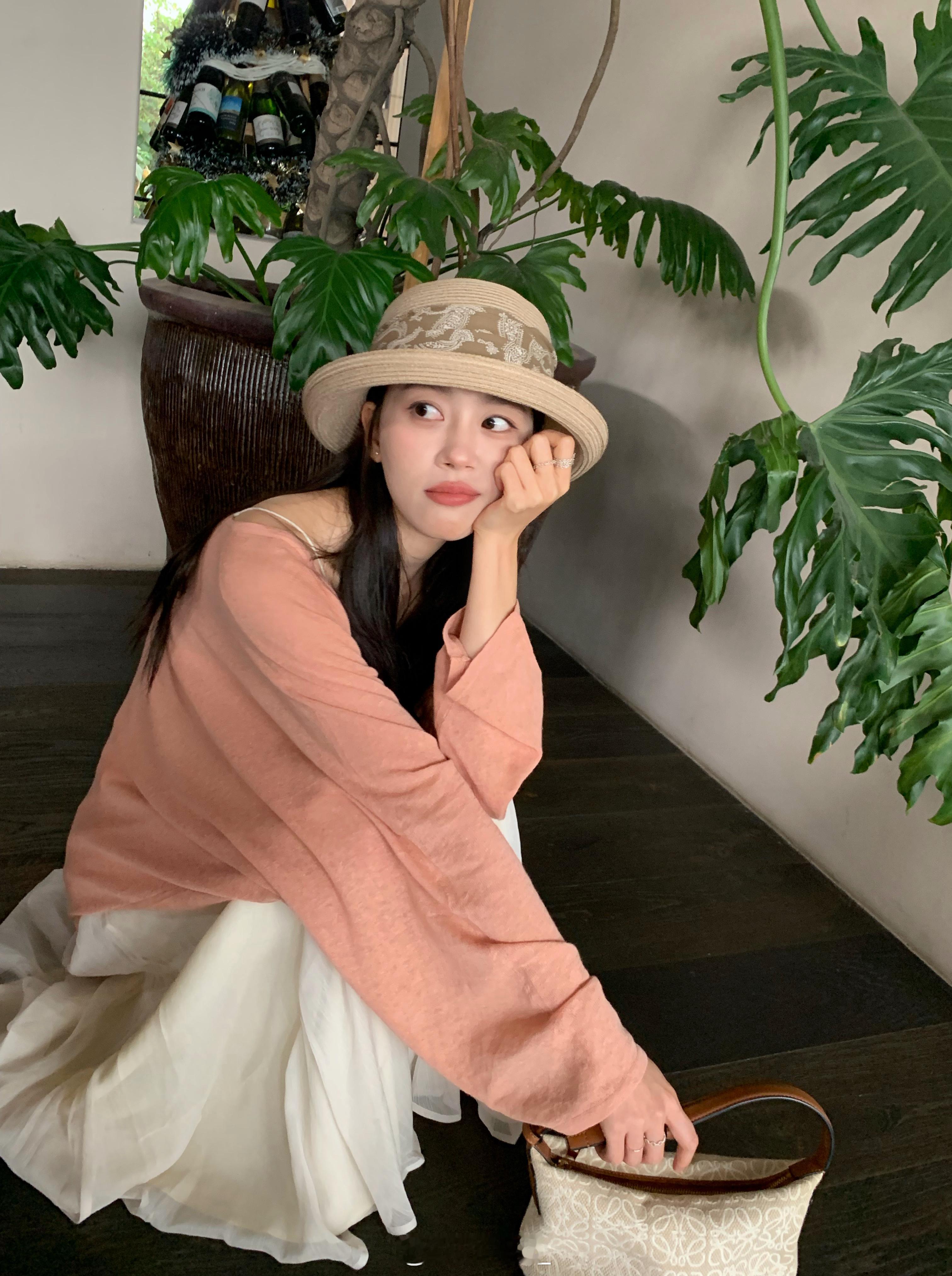 🌿🌷花会沿路盛开 风携温柔而来 