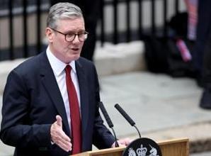斯塔默砸 180 亿英镑国防开支自救！
5月16日报道，英国政坛近期风波不断，工