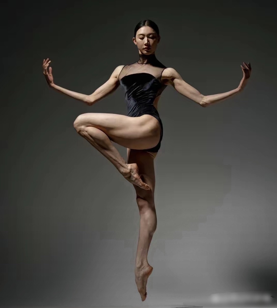 早点休息吧，这个周末估计还是不消停。我们做好了应对措施，平常心就是。 