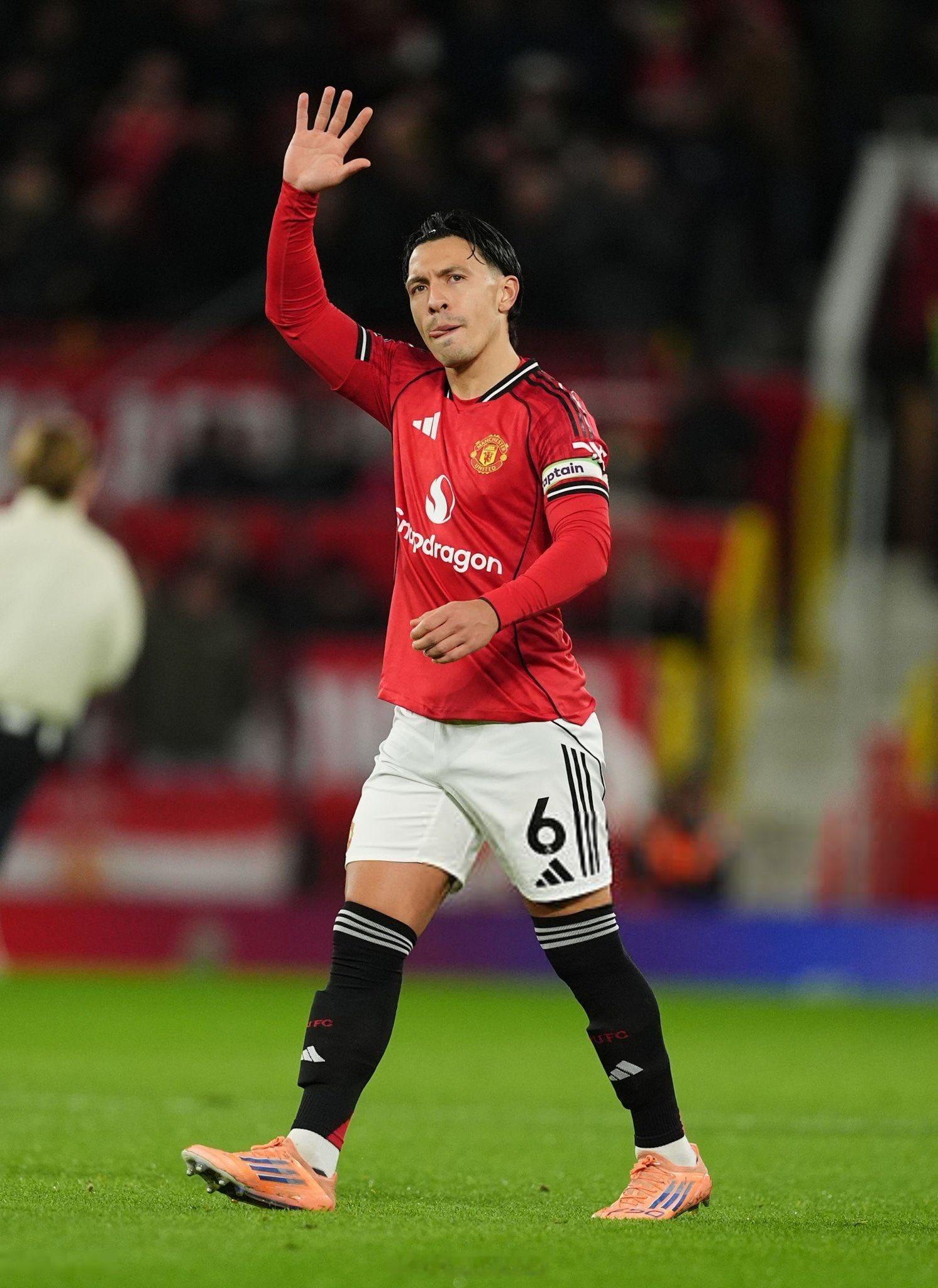 曼联队长利桑德罗·马丁内斯 