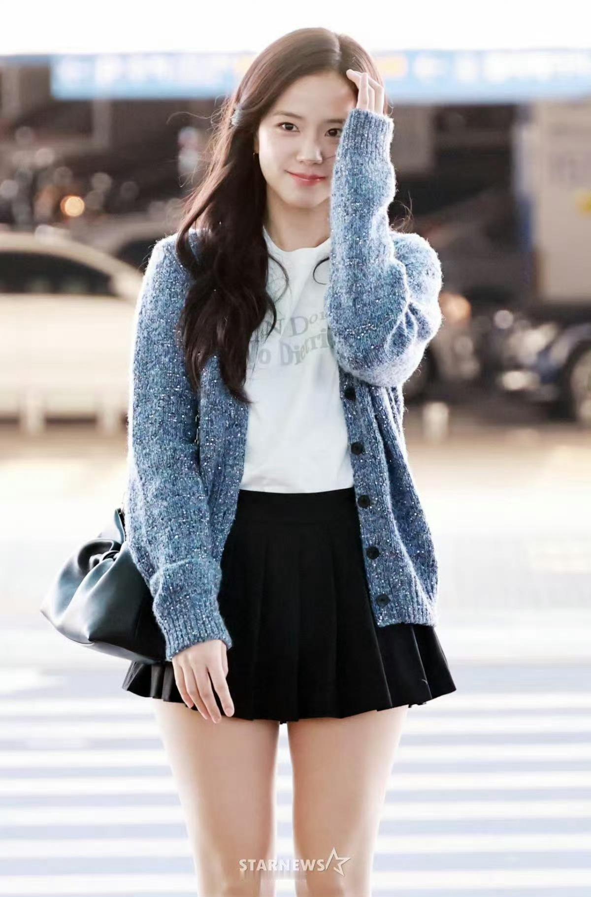 据NAVER消息：JISOO取消明日前往巴黎的机场报道 