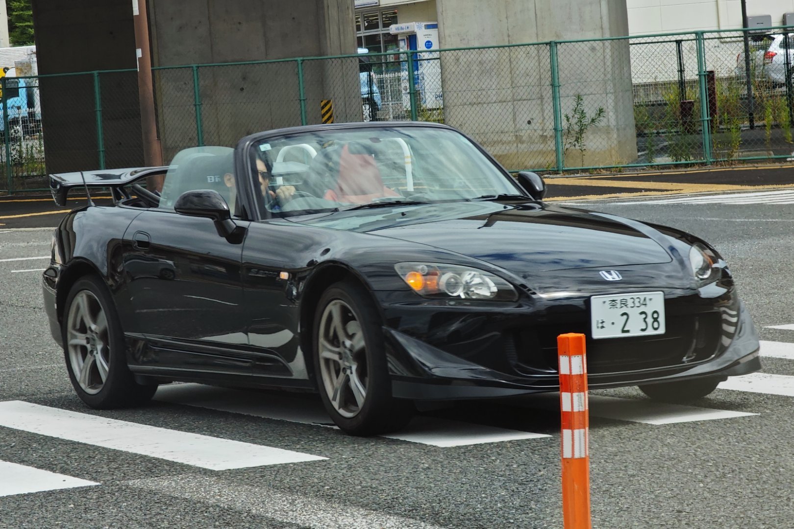 偶遇双叉臂后驱 Honda[doge] 作为 S2000 的后期版本，丝毫不觉得