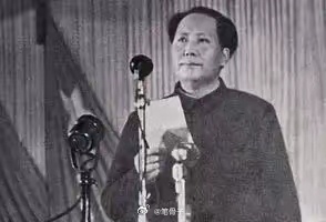 《透过现象看本质：毛主席的外交战略智慧》当尼克松的专机降落在北京机场的那一刻，中