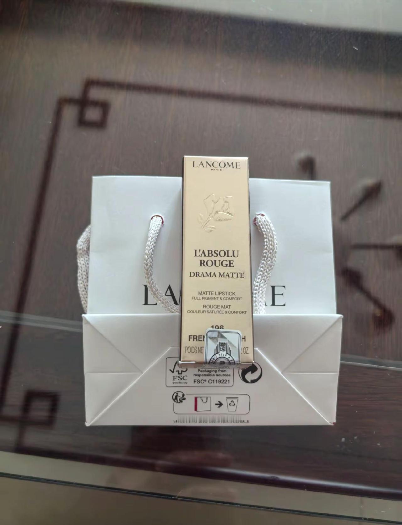感谢厚爱……风吹一程，心酸一程，外表故作从容，内里早已满目疲惫。习惯了独自抵挡生