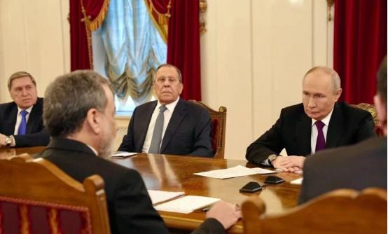 伊朗贵客连夜赶往俄罗斯，普京已经有了打算，要提前布局中东？

在当前美伊“不战不