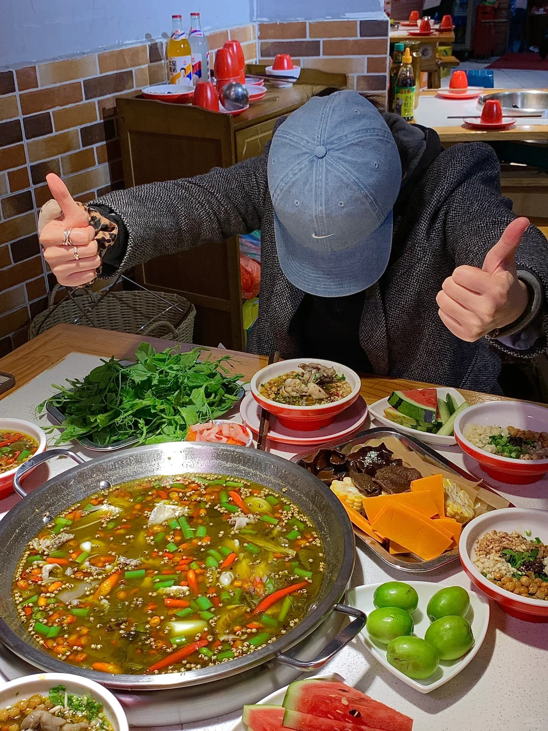 成都人排队也要吃的一家鱼蛙火锅（无广