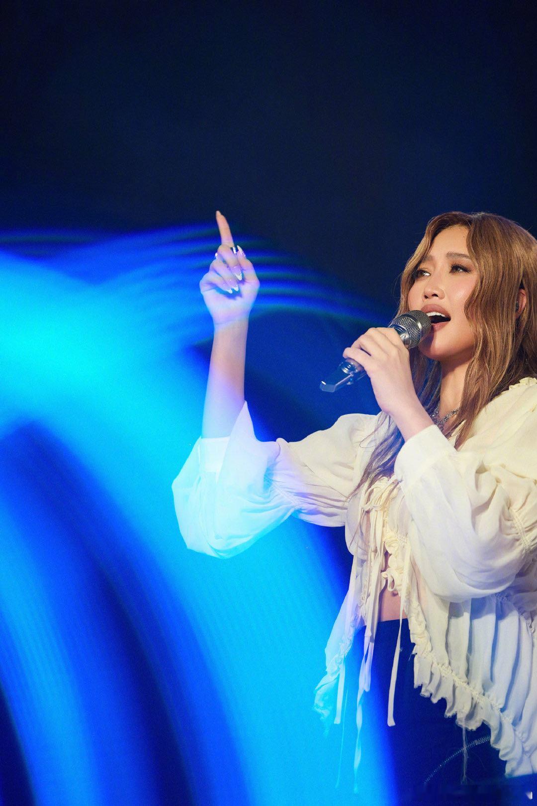 十二月第一个奇迹是ALinA-Lin让十二月充满惊喜！出道20周年个巡「歌迹」官