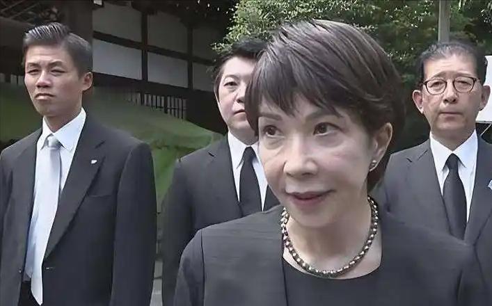 无论是导弹，还是航母，日本都不怕。日本怕的只有两点，一是中国的继续加大经济制裁，