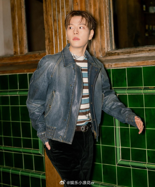 金昇玟左脚骨折 据韩媒，Stray Kids成员金昇玟公司发布公告，金昇玟最近因