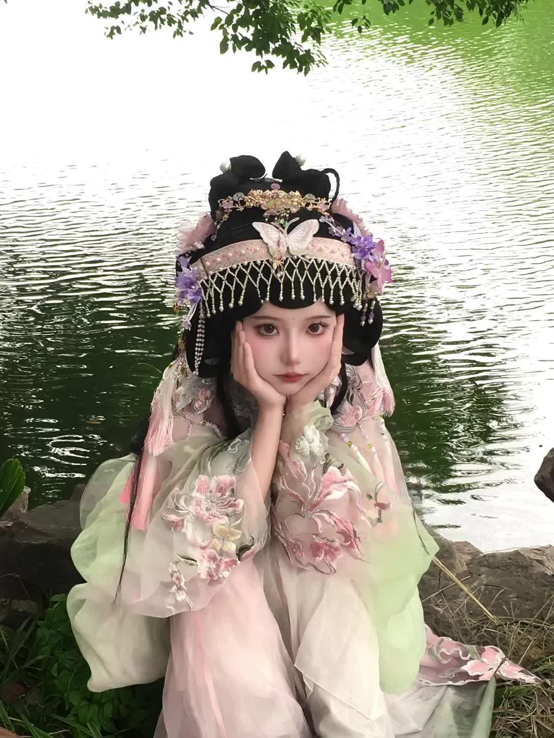 待她如翡我如苇 此后她悔我亦不悔