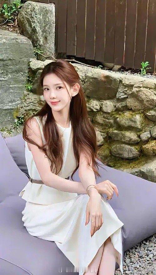 孙一宁，长得美不说，还特别有骨气。面对王思聪那种富二代的死缠烂打，她根本不买账，