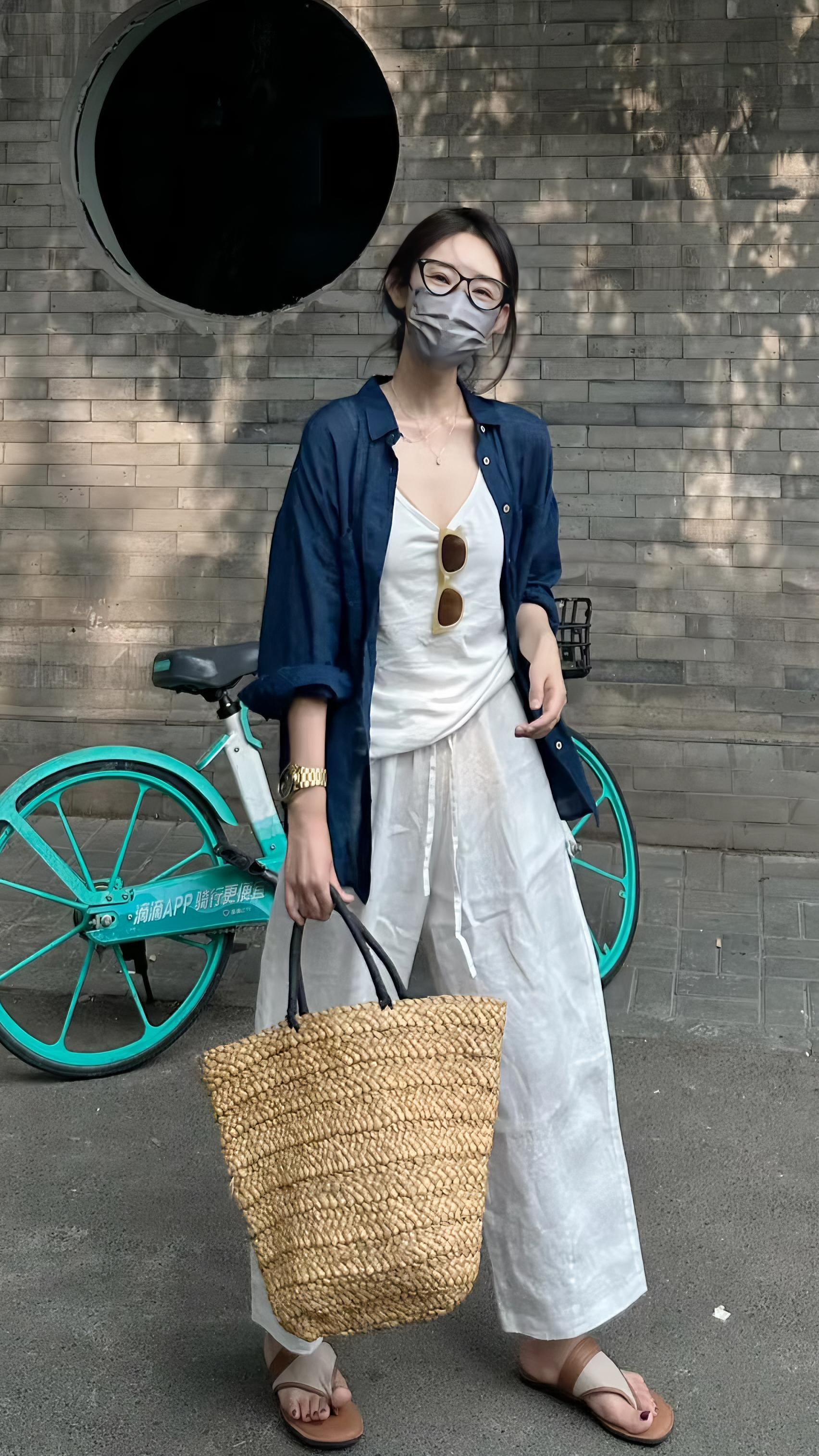 穿搭的尽头是极简风。
