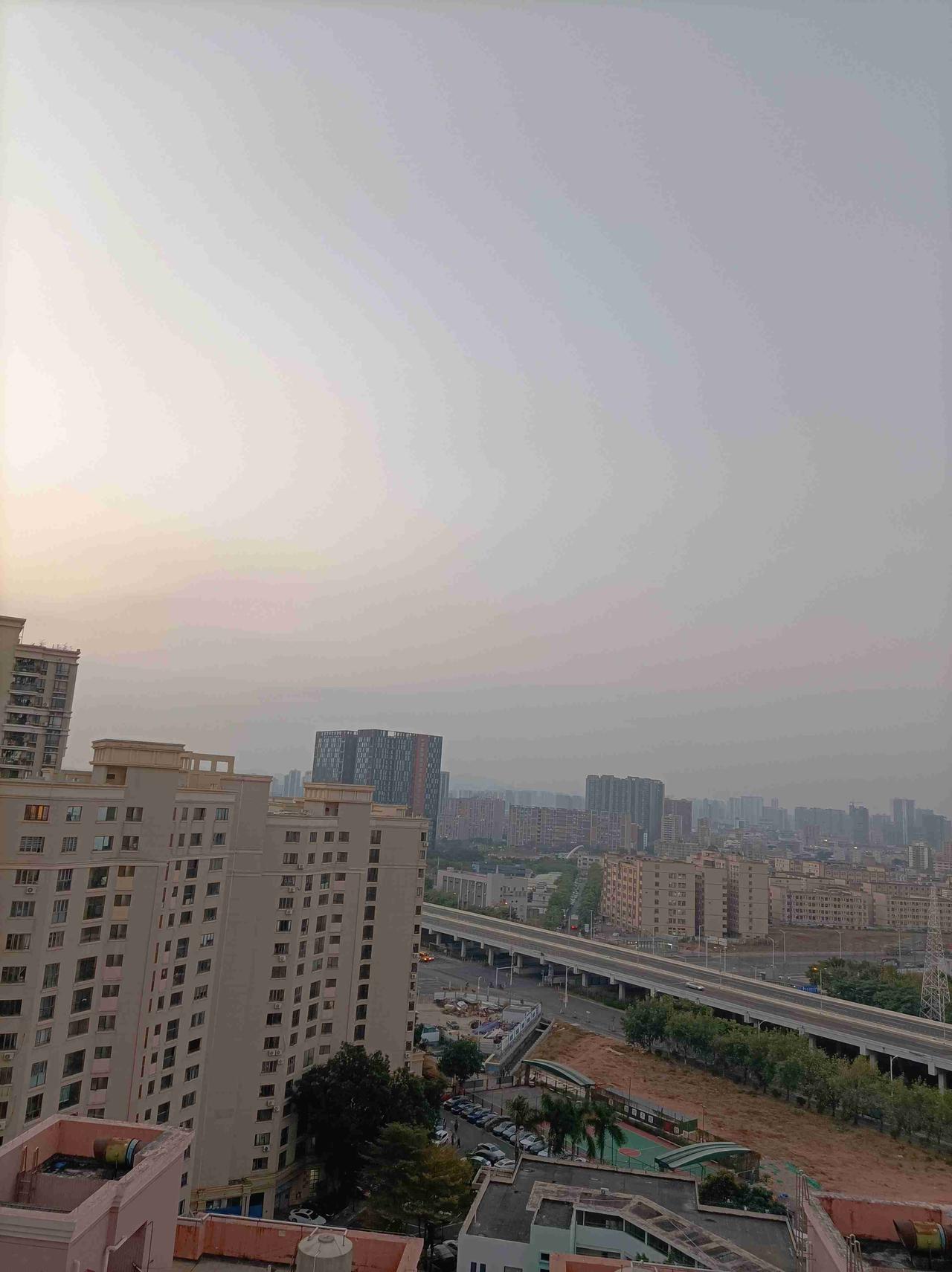 我的今日状态：😁轻松愉快
我这里的天气：☀️晴天深圳今日晴，气温8度到19度，