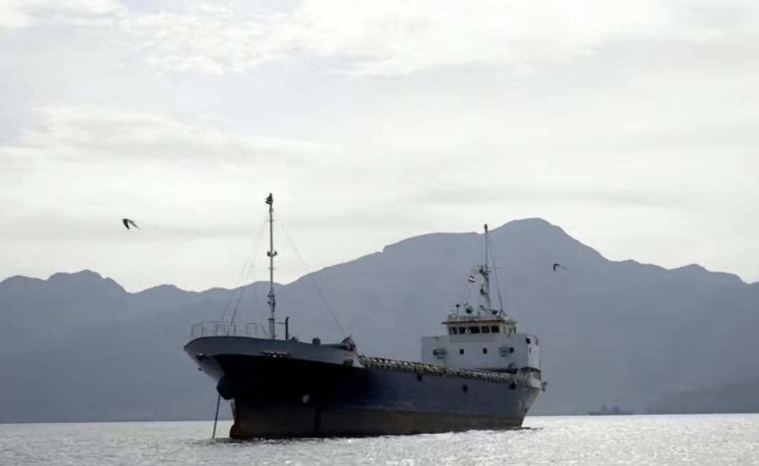 2艘伊朗油轮闯美军封锁线，失败掉头返航

4月14日，两艘伊朗油轮从东南部的恰巴