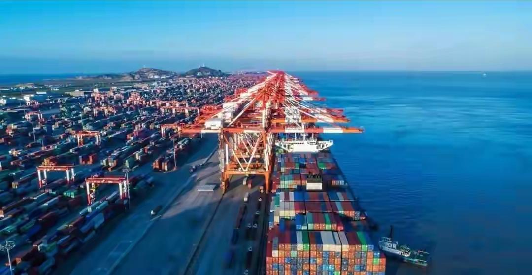 热点新闻！
日本妄想通过APEC会议碰瓷中国，但中国会亲自邀请日本吗？

APE