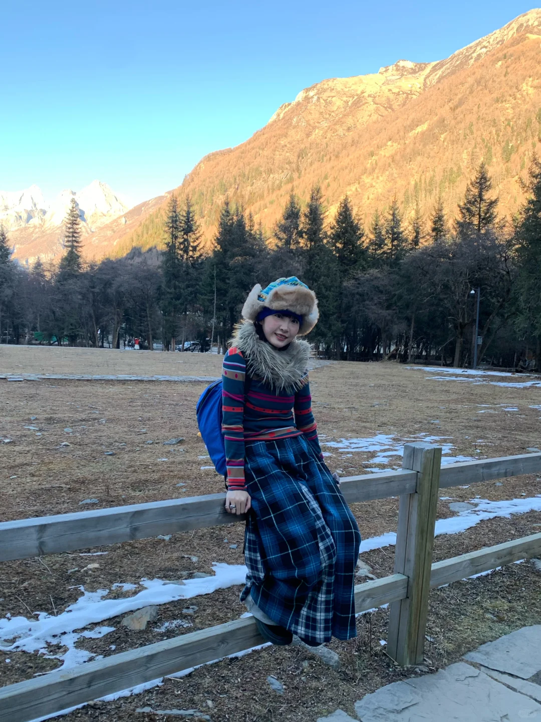 雪山下🏔️看到日照金山啦