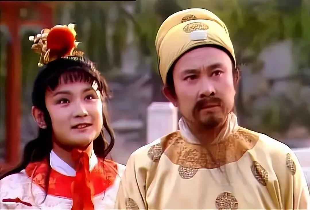 87版红楼梦中，还有一个演员的外型十分贴合剧中的人物，那就是扮演贾政的马加奇老师