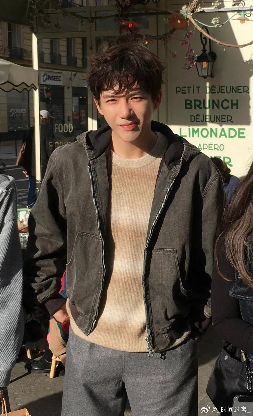 王安宇戴冷帽vs李诞戴冷帽李诞认证的帅！王安宇凭什么让人看一整晚？​​被李诞“盯