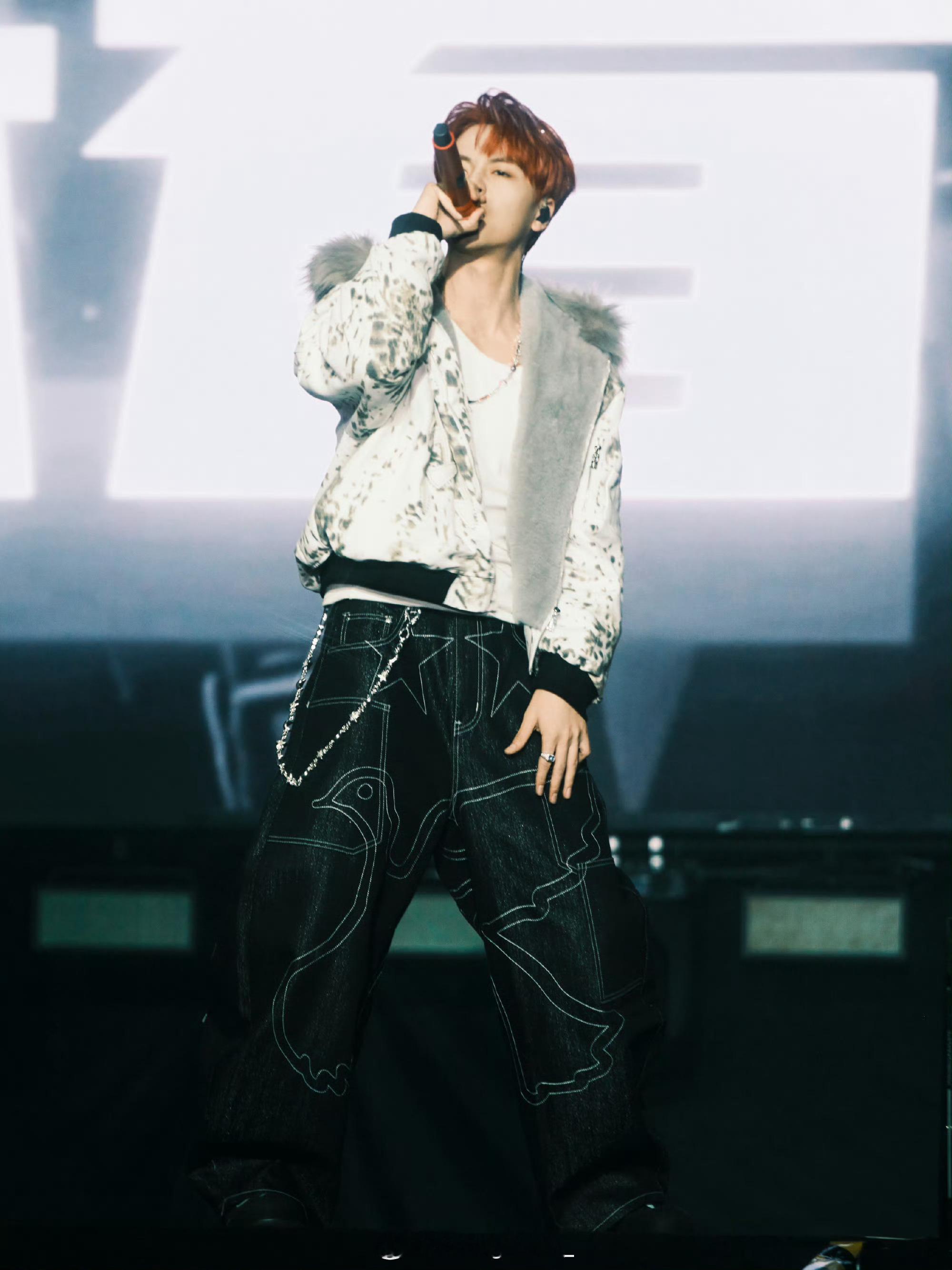 夯爆了！Rapeter实体专辑已经卖了5W+，销售额快1000万了🔥这应该是中