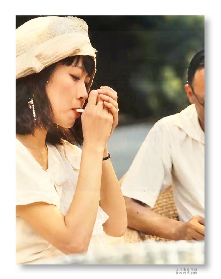 天津静园旧照，看懂婉容的悲剧人生

旧照片里藏着一段让人唏嘘的往事，这是当年在天