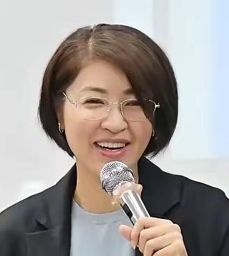 美女县长许淑华抢占先机一步快步步快，她率先利用惠台政策为南投县争取更大利益。
海