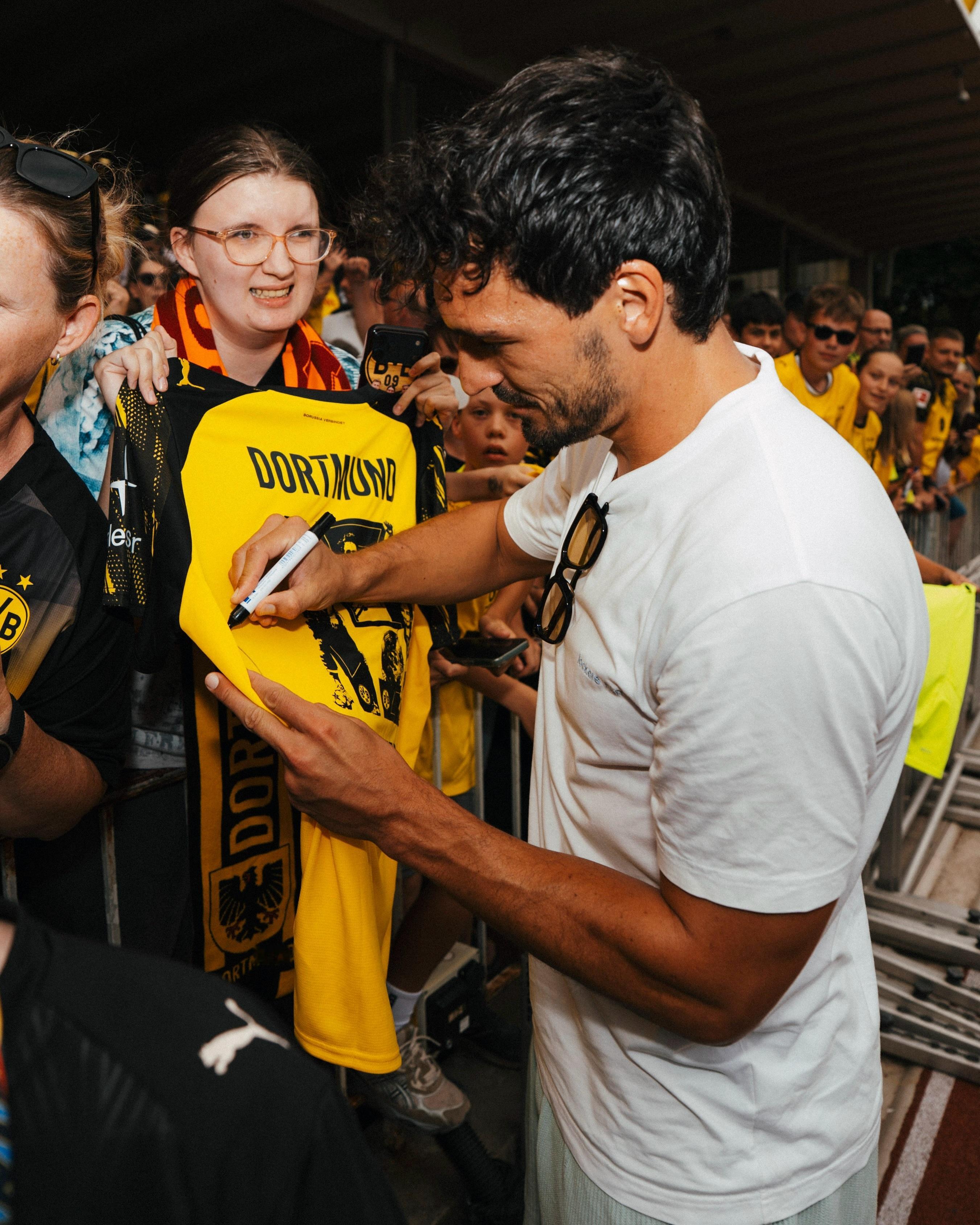 《胡来》——指的是横迷们准备好了嘛？胡叔叔来啦！💛🖤hejabvb黄黑与共牛