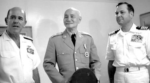 历史老照片 1966年3月15日，79岁的蒋介石（晚年）应美国太平洋舰队司令小格