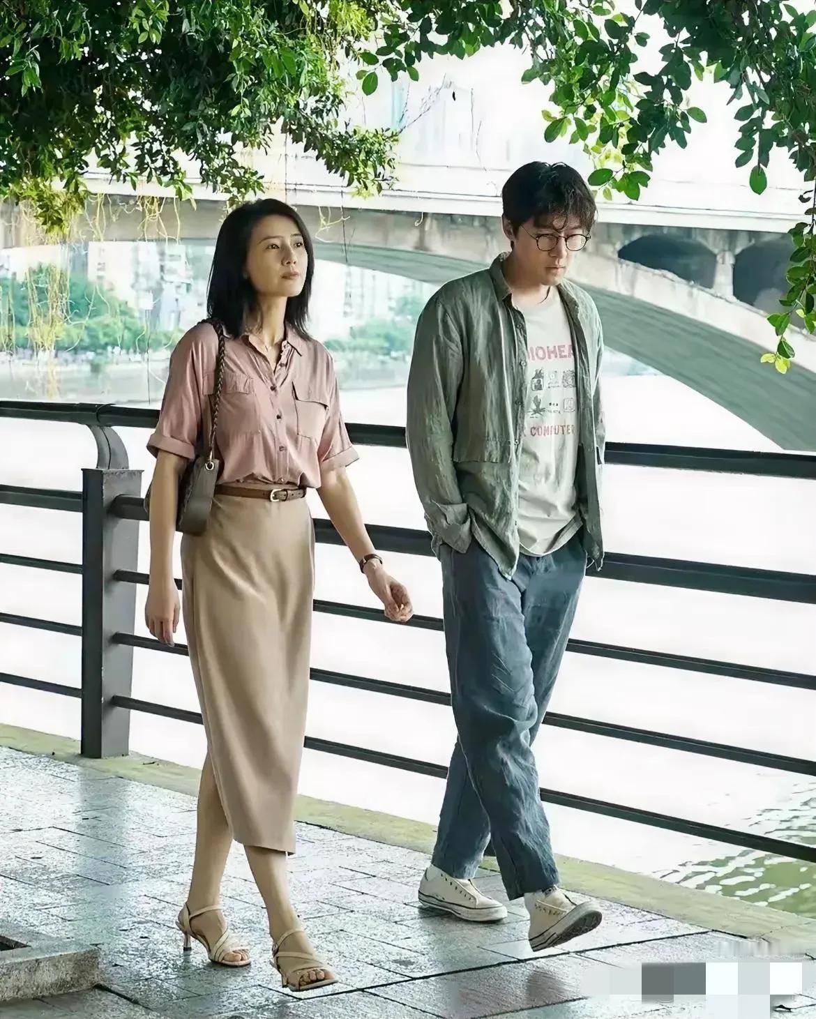 这能认错？还有人把胡歌看成赵又廷？气质都不一样！赵又廷的气质非常硬，男人的阳刚粗