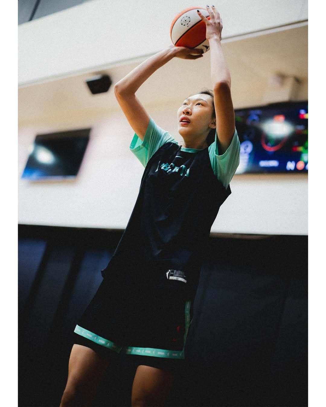 韩旭在纽约自由人训练营奋战中 中国女篮wnba