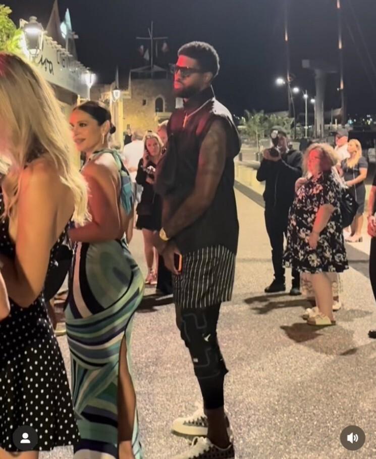 保罗•乔治命太好了。
76人成了大怨种了。
乔治和76人合同是4年大合同，这个赛