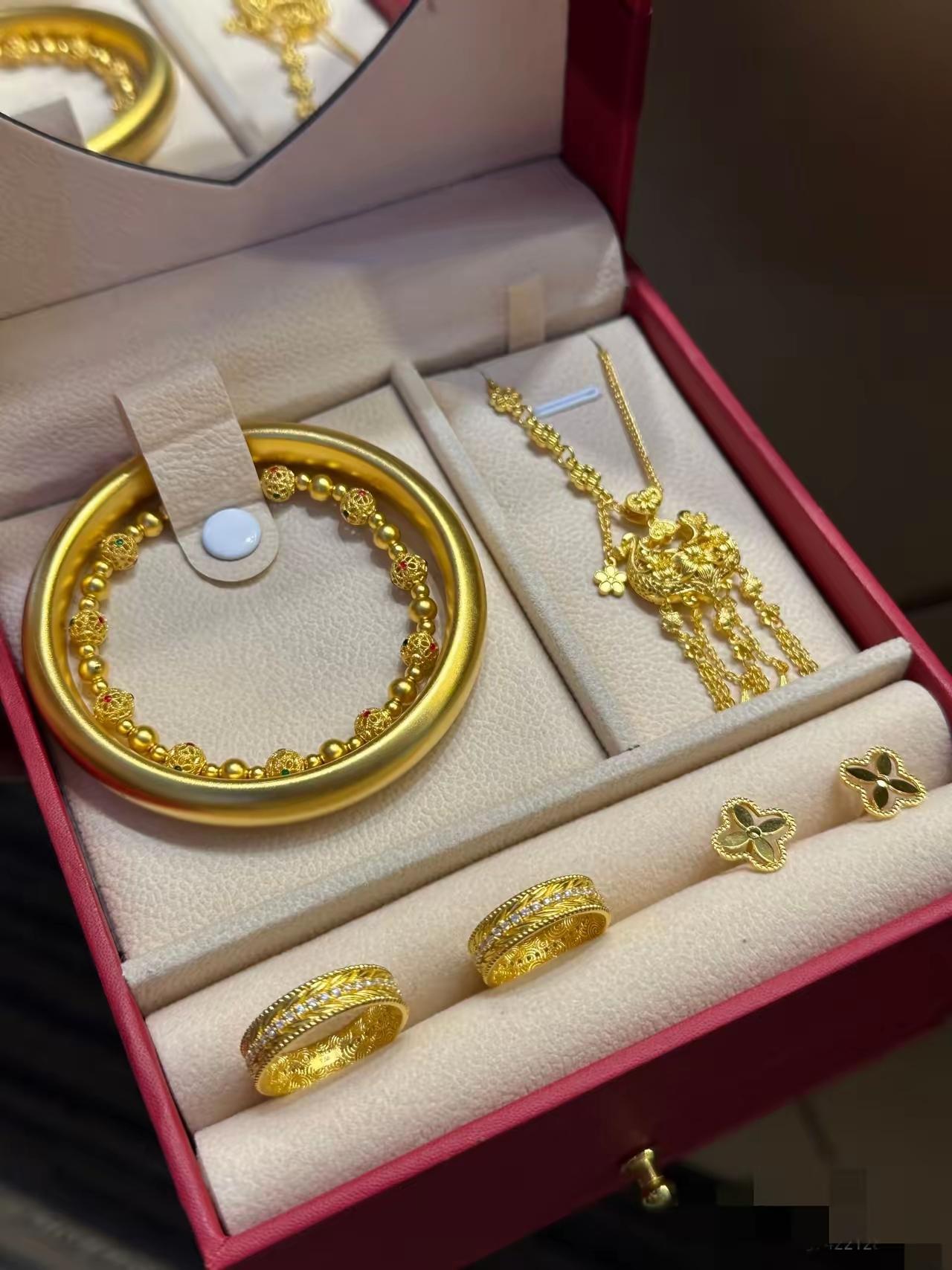 黄金价格会跌吗？我感觉一定会大跌，就是不知道啥时候跌。


不要说黄金的天然货币