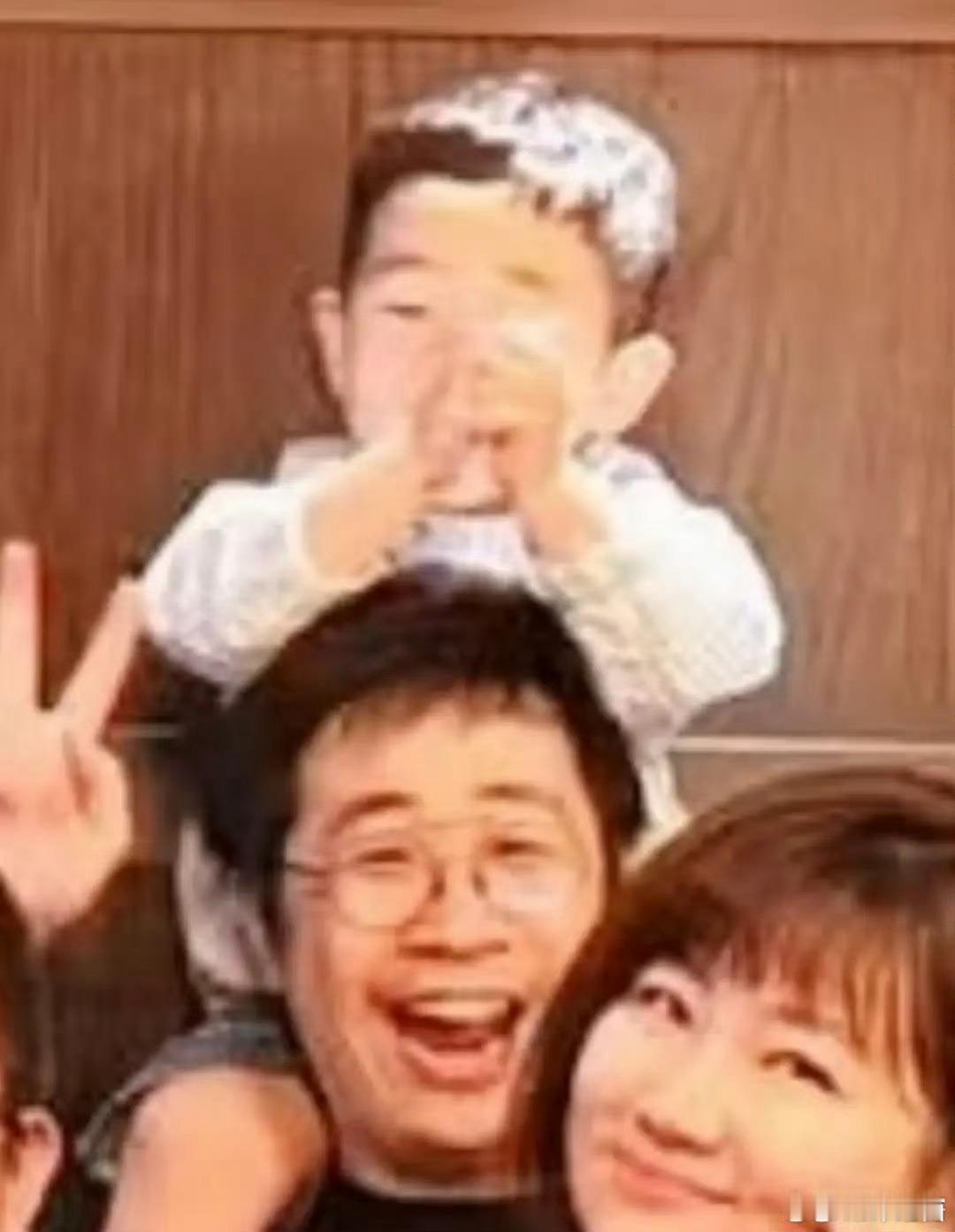 任家萱2岁儿子正脸照奶声奶气好可爱 