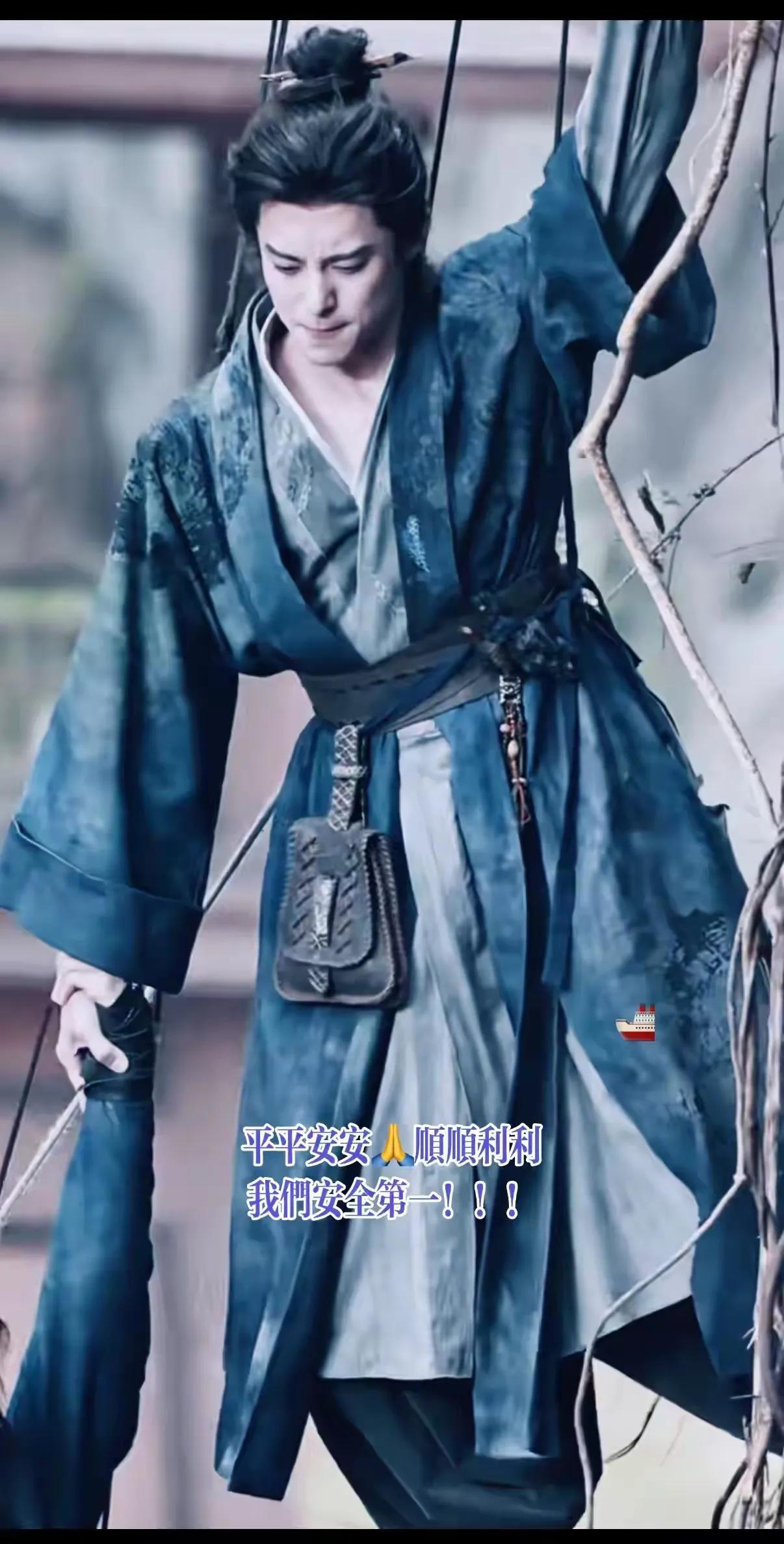代拍们发帖说：宋潜机只能王鹤棣演，用命在拍戏。你行你上，他不敢上。
这高度确实，