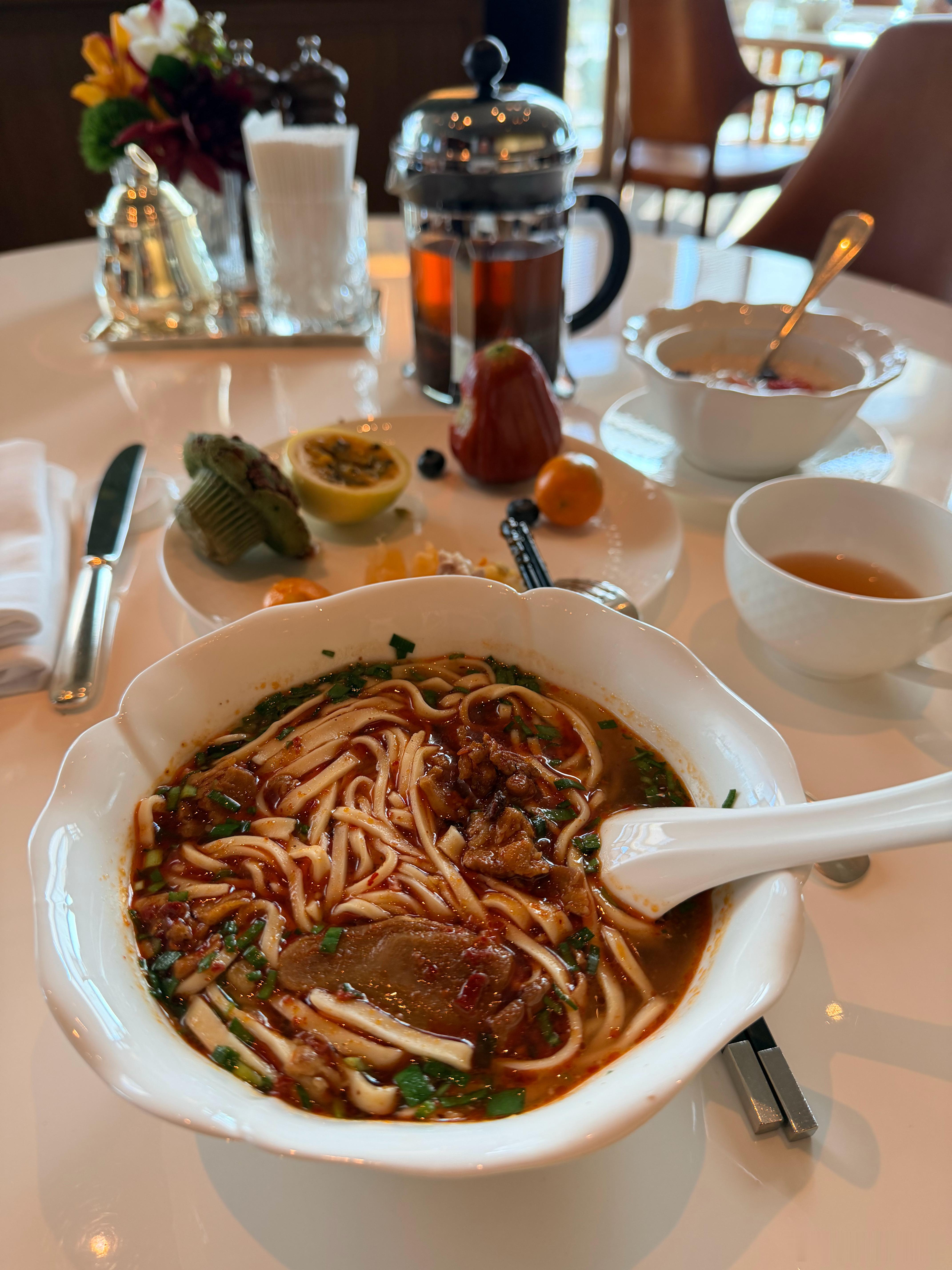 睡三个小时就醒了 还特别精神。。 