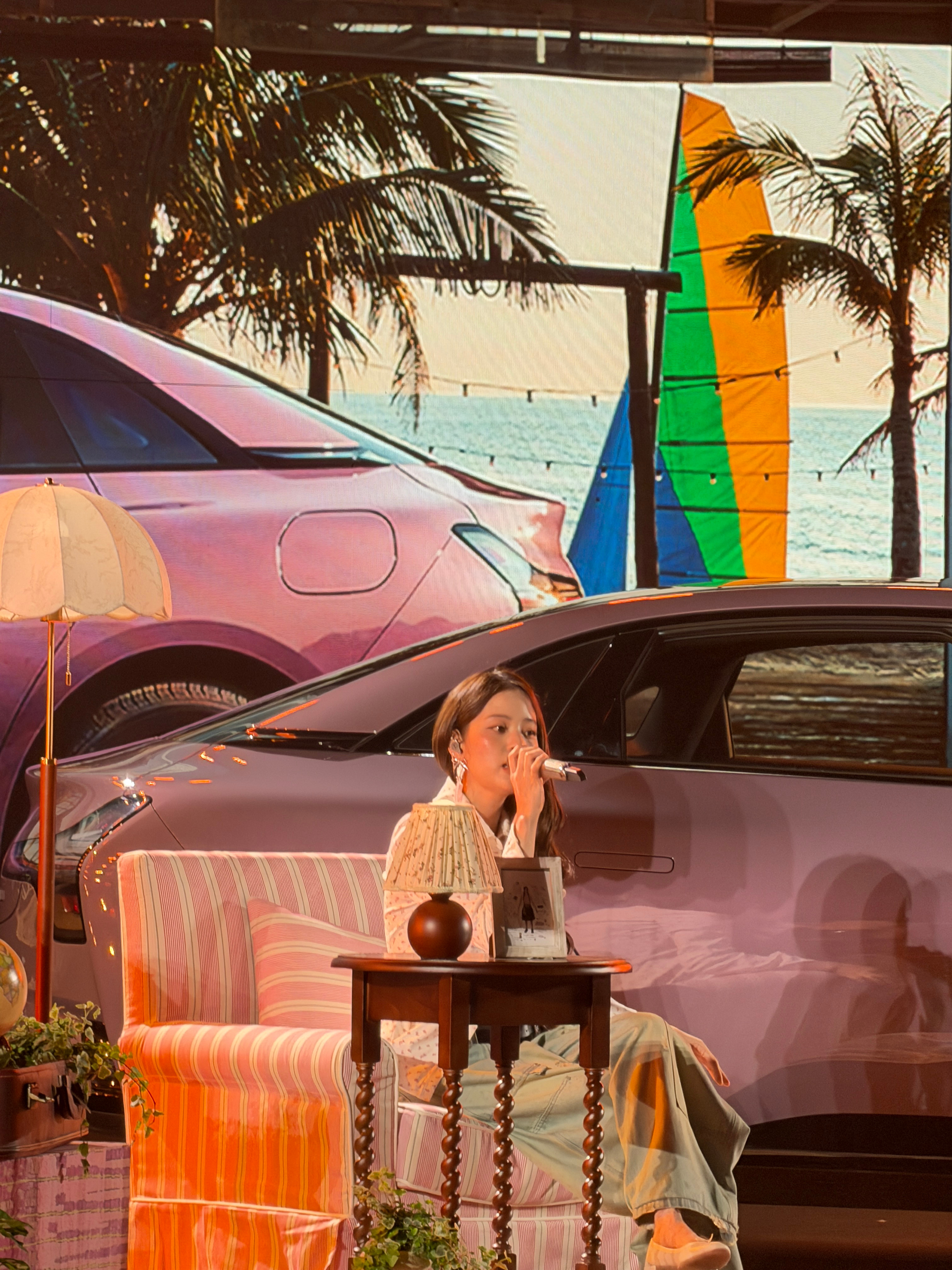 欧阳娜娜实在是太美了！！！在2026款小鹏MONA M03上市发布会唱了一首《随