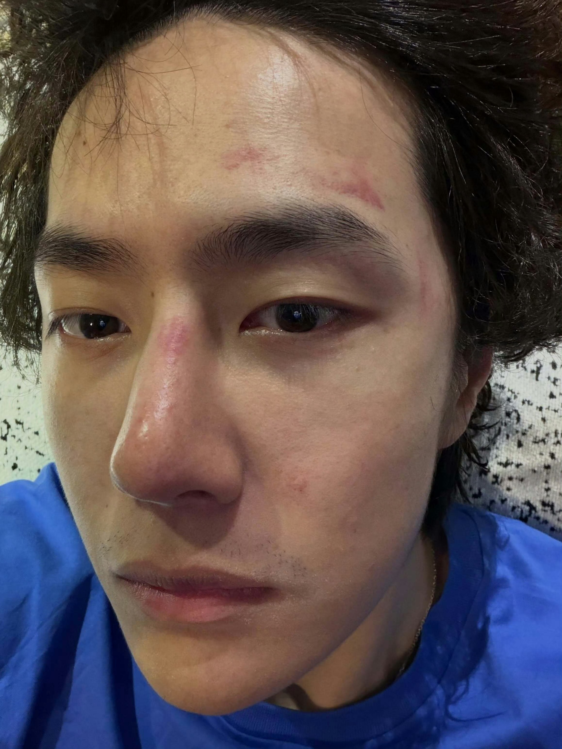 王一博ins素颜自拍这也太真实了！没想到，王一博这么真实！素颜自拍，都这么自信呢