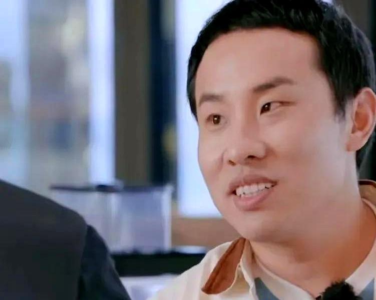 徐志胜被中医一把脉，医生眉头一皱，吐出三个字：尺脉虚。
旁边的秦岚追问啥意思，他