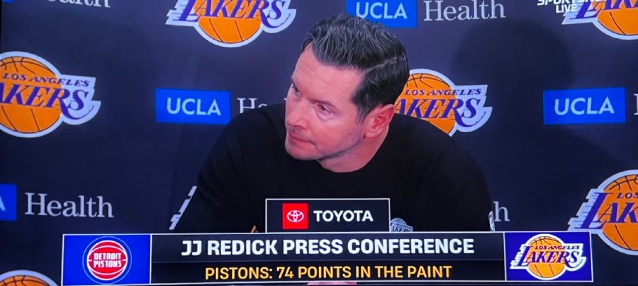 雷迪克谈湖人的球队特质：“呃…我们仍在摸索阶段。我知道这说法可能像在找借口——也