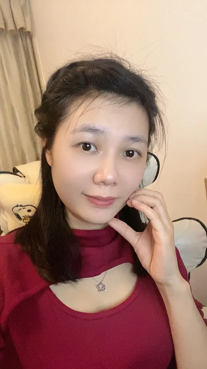 快问问你妈不会化妆，不弄指甲可以去你家拜年吗😀