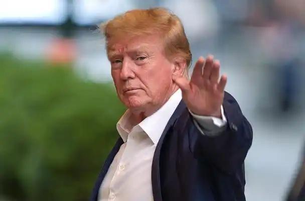 特朗普当了两回总统，终于发现一个问题：只要不跟中国对着干，美国就还是超级大国。特