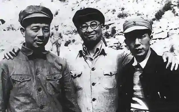 1939年，日军一个加强中队追着陈赓的386旅打，一个28岁的参谋长却笑了：把他