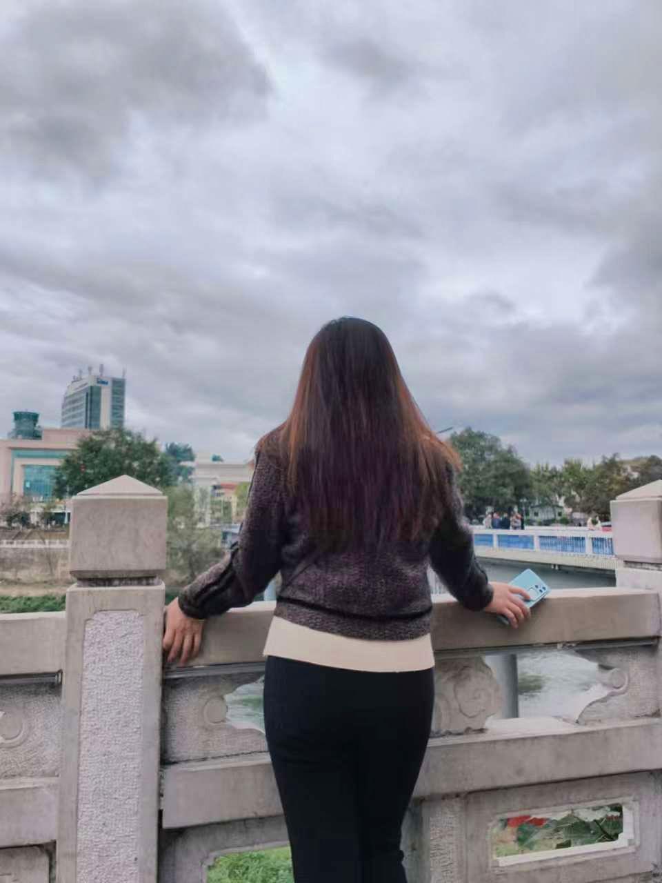 “过了元宵节 新年就结束了 不说永远 只说珍惜 祝你 祝我们 昭昭如愿...