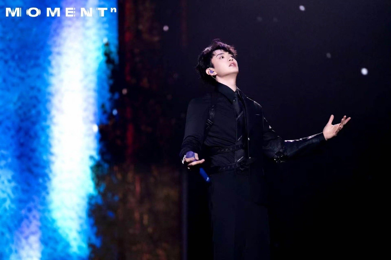 颜人中重生之我在某门当舞王颜人中福州场鲨疯了！解锁舞蹈新技能直接封神，舞台上又帅