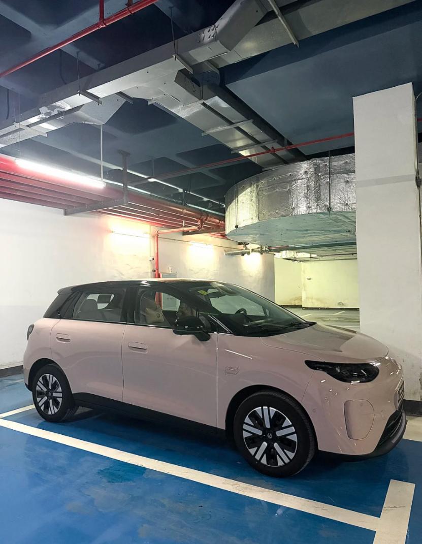 驾照吃灰2年半！这台8万级电车，让新手3天敢独自上路
很多人都是“持证不敢开”，