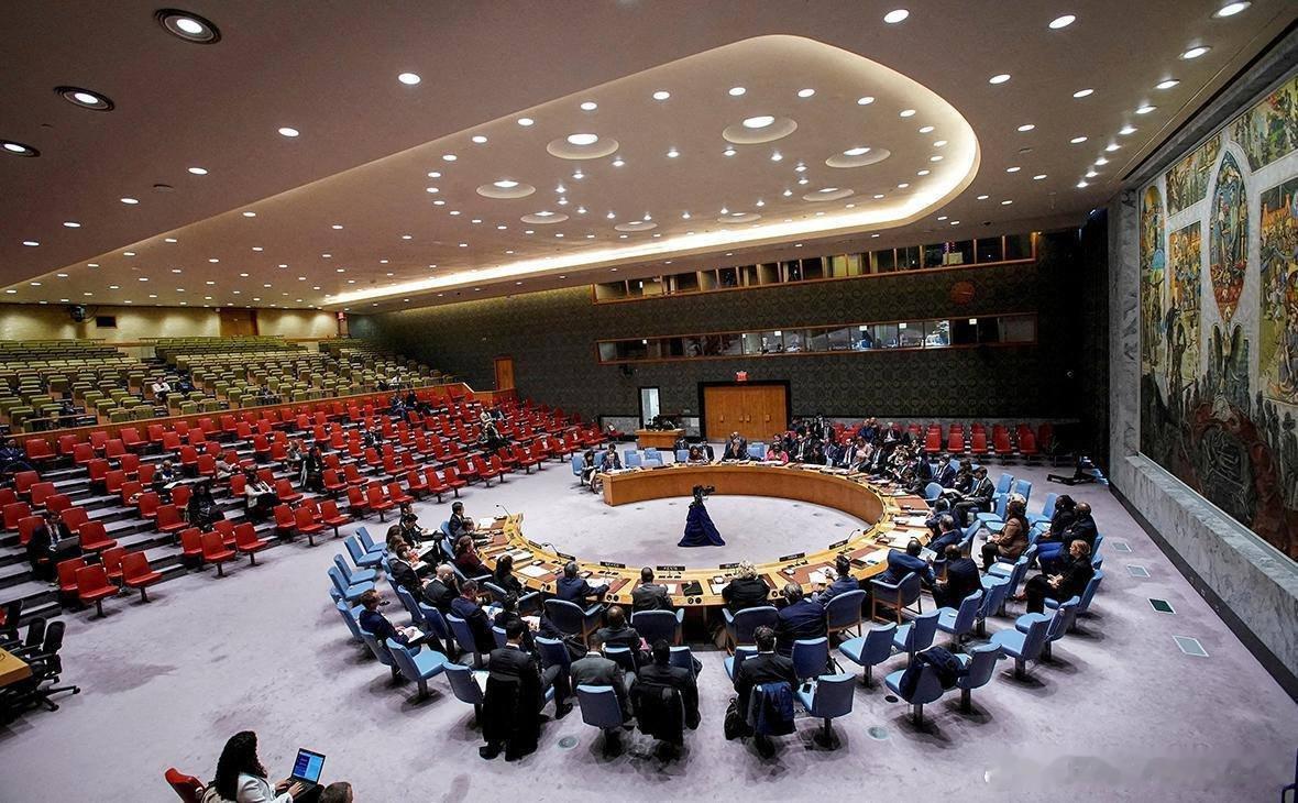 最新消息： 联合国安理会今天以14票赞成、1票弃权的结果通过了由美国提出的旨在结